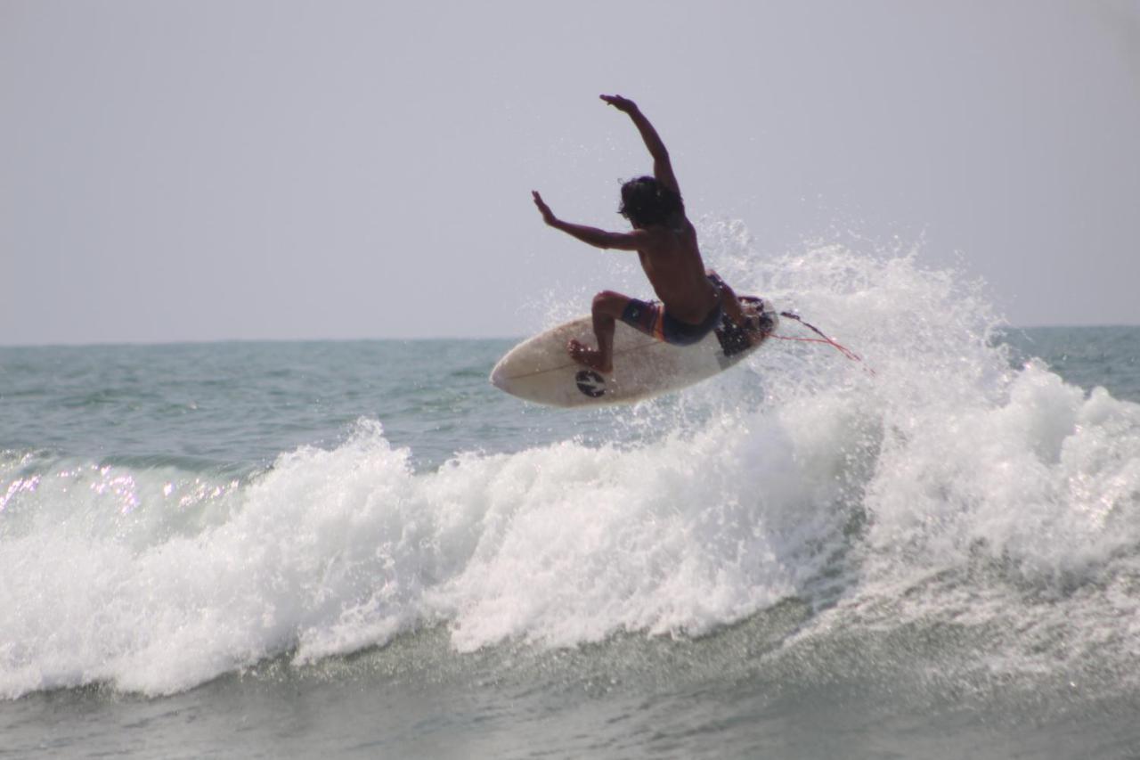 Hostal Puerto Engabao "El Surf Shelter" Екстер'єр фото