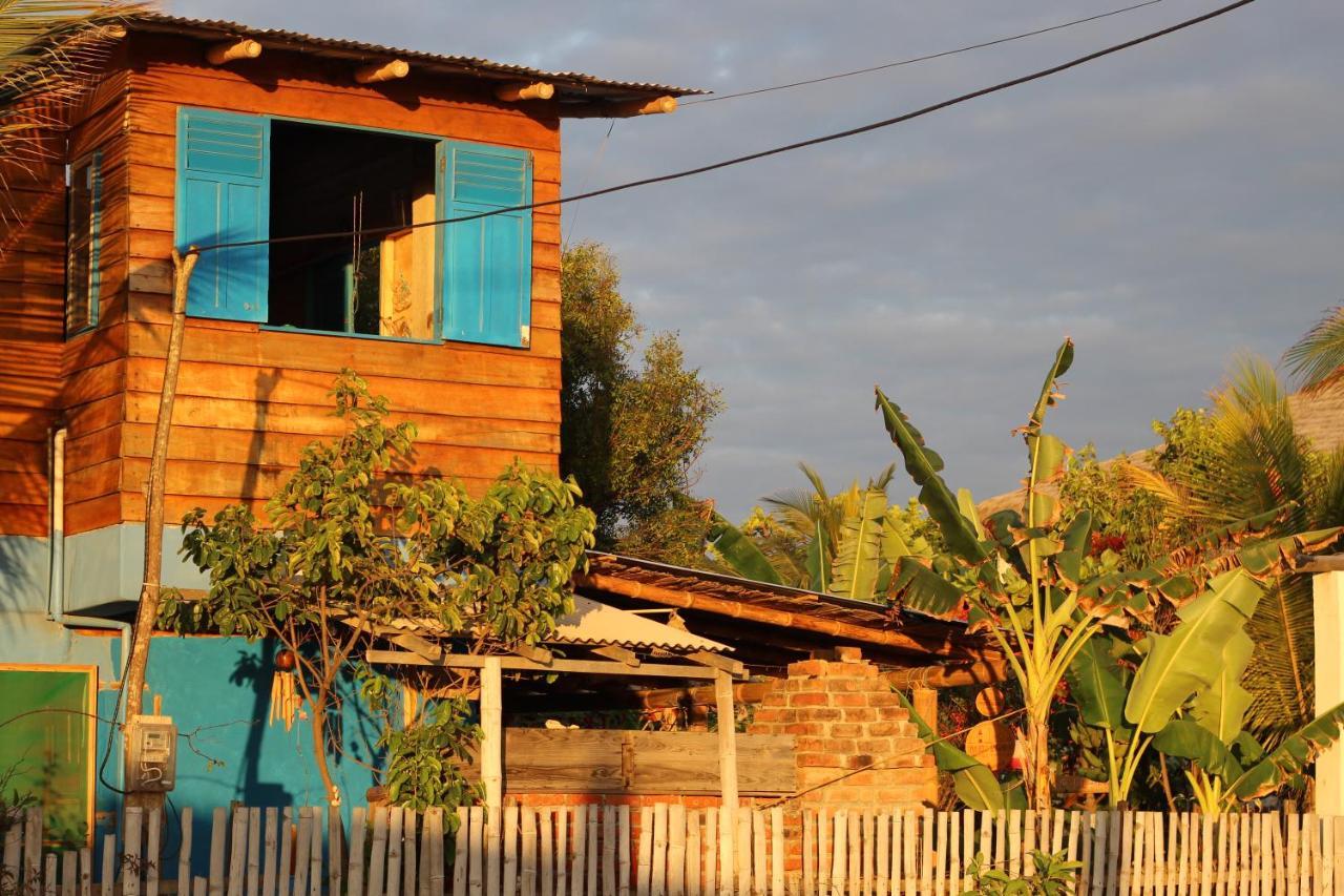 Hostal Puerto Engabao "El Surf Shelter" Екстер'єр фото